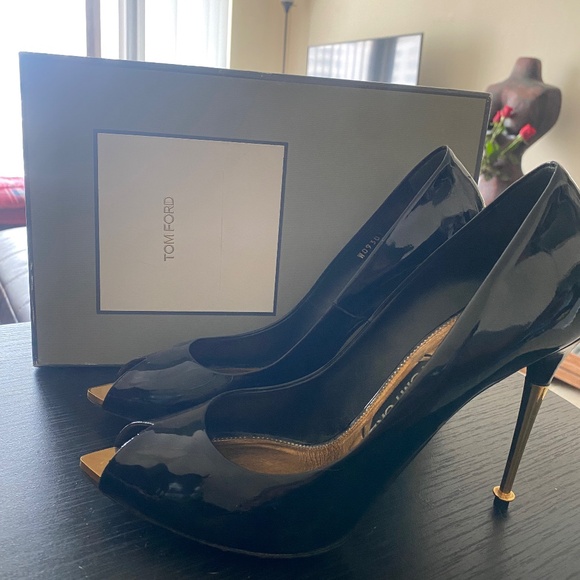 RARE Tom Ford Patent Leather Peep Toe Pumps - Picture 1 of 6